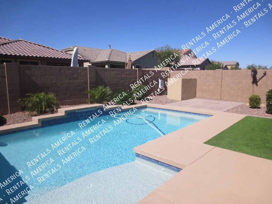 ** PRICE REDUCED **Beautiful 3/2 Home in Gilbert w/Pool ~ Move in NOW property image