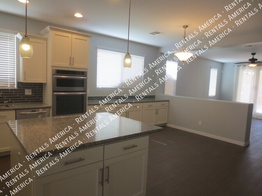 ** PRICE REDUCED **Beautiful 3/2 Home in Gilbert w/Pool ~ Move in NOW property image