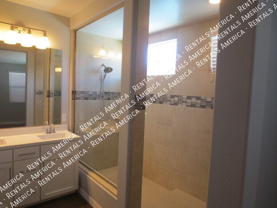 ** PRICE REDUCED **Beautiful 3/2 Home in Gilbert w/Pool ~ Move in NOW property image