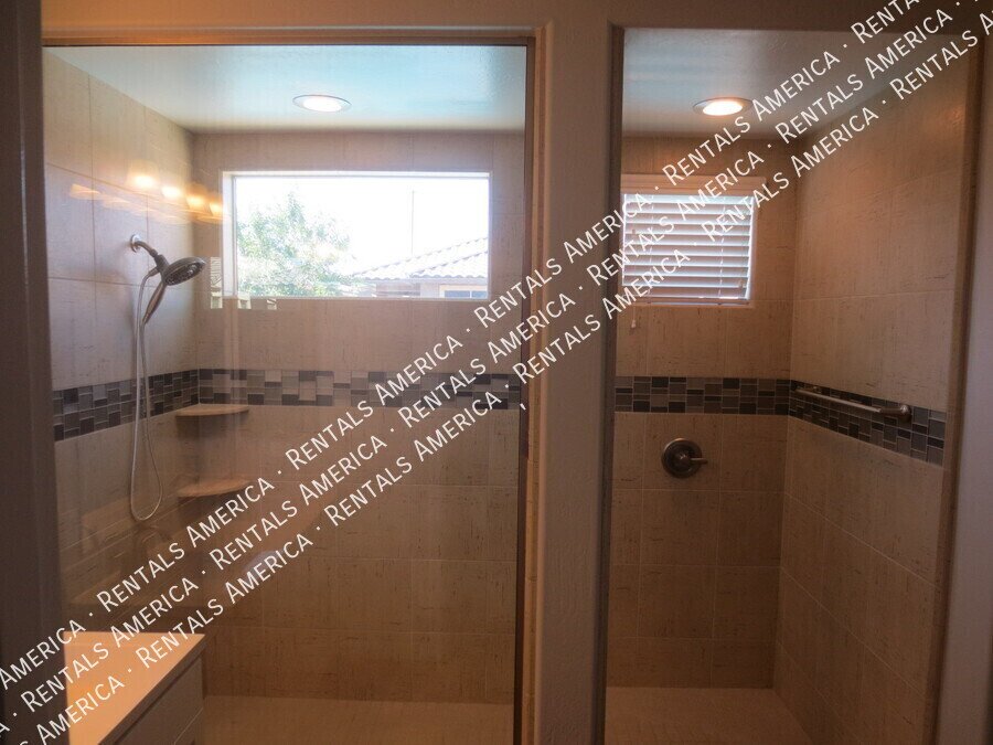 ** PRICE REDUCED **Beautiful 3/2 Home in Gilbert w/Pool ~ Move in NOW property image