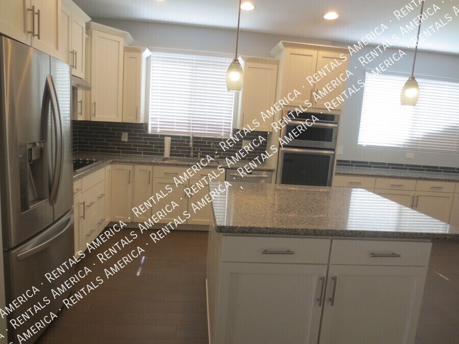 ** PRICE REDUCED **Beautiful 3/2 Home in Gilbert w/Pool ~ Move in NOW property image
