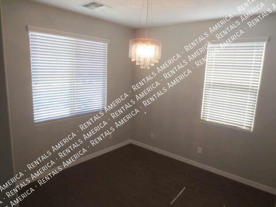 ** PRICE REDUCED **Beautiful 3/2 Home in Gilbert w/Pool ~ Move in NOW property image