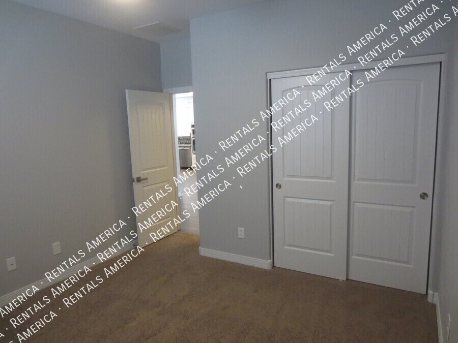** PRICE REDUCED **Beautiful 3/2 Home in Gilbert w/Pool ~ Move in NOW property image