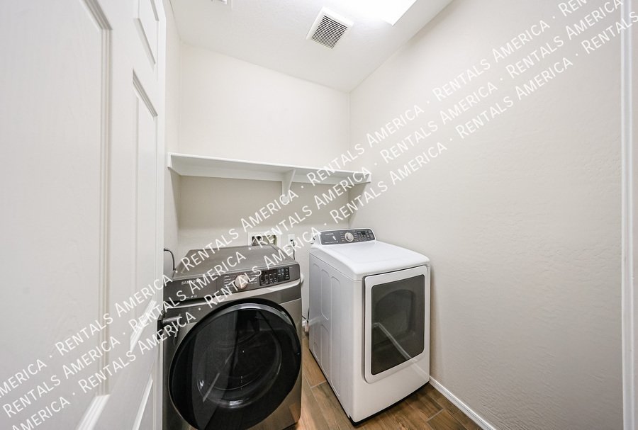 Available Now ? Beautiful 3 Bed, 2 Bath Home in Laveen! property image