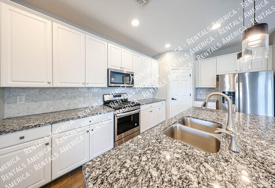 Available Now ? Beautiful 3 Bed, 2 Bath Home in Laveen! property image