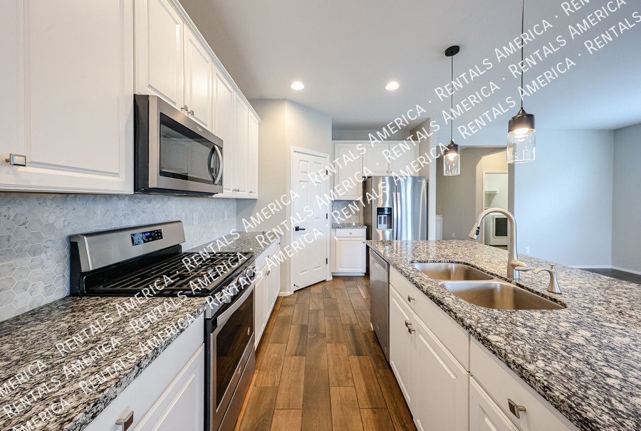 Available Now ? Beautiful 3 Bed, 2 Bath Home in Laveen! property image