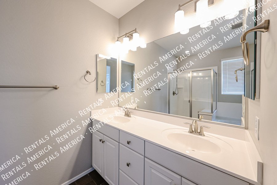 Available Now ? Beautiful 3 Bed, 2 Bath Home in Laveen! property image