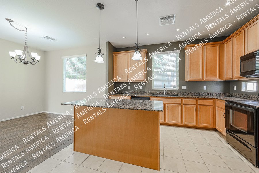 Cozy 3-bedroom house in Mesa! property image