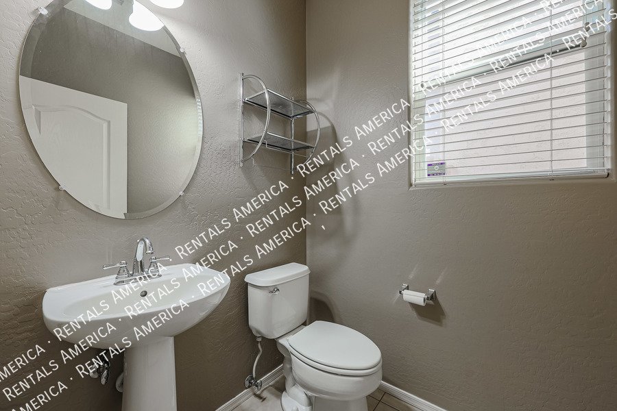 Cozy 3-bedroom house in Mesa! property image