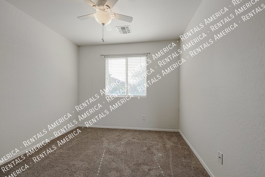 Cozy 3-bedroom house in Mesa! property image