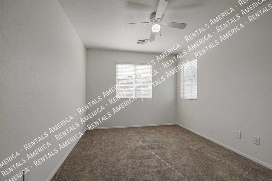 Cozy 3-bedroom house in Mesa! property image
