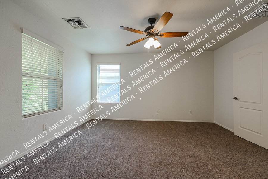 Cozy 3-bedroom house in Mesa! property image