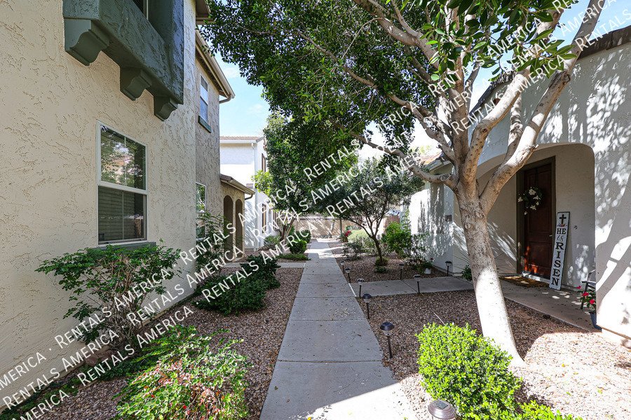Cozy 3-bedroom house in Mesa! property image