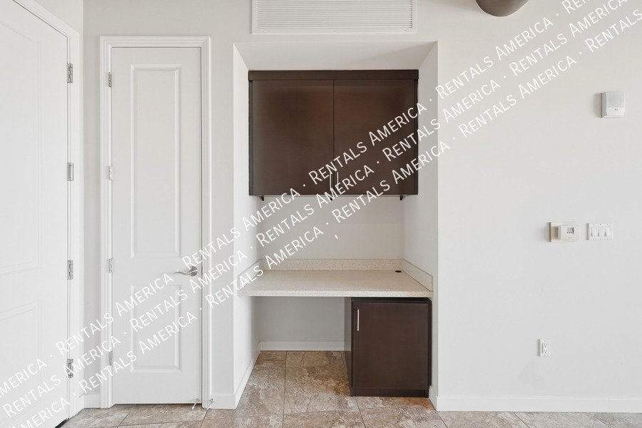 MOVE IN SPECIAL -Beautiful 1 Bedroom in the Heart of Downtown Phoenix! property image