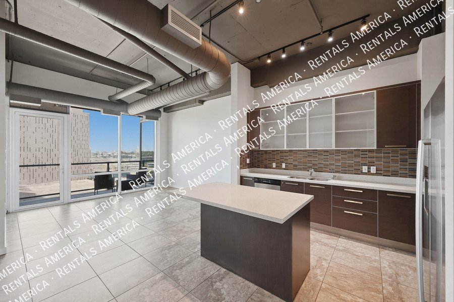 MOVE IN SPECIAL -Beautiful 1 Bedroom in the Heart of Downtown Phoenix! property image