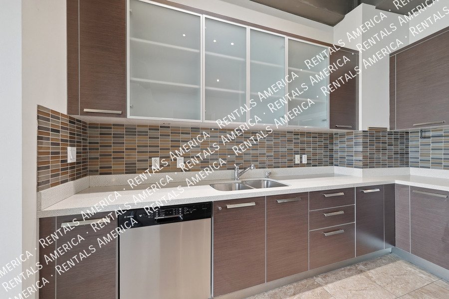 MOVE IN SPECIAL -Beautiful 1 Bedroom in the Heart of Downtown Phoenix! property image