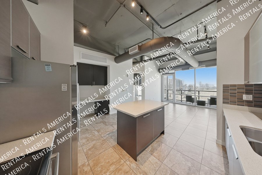 MOVE IN SPECIAL -Beautiful 1 Bedroom in the Heart of Downtown Phoenix! property image