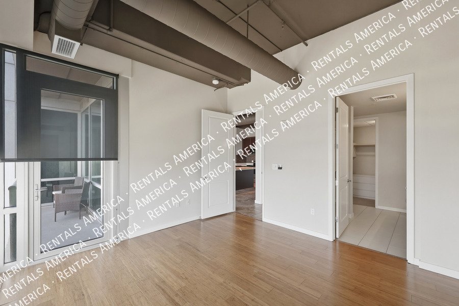 MOVE IN SPECIAL -Beautiful 1 Bedroom in the Heart of Downtown Phoenix! property image