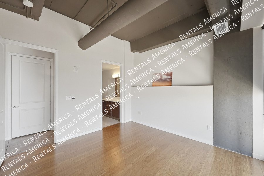 MOVE IN SPECIAL -Beautiful 1 Bedroom in the Heart of Downtown Phoenix! property image