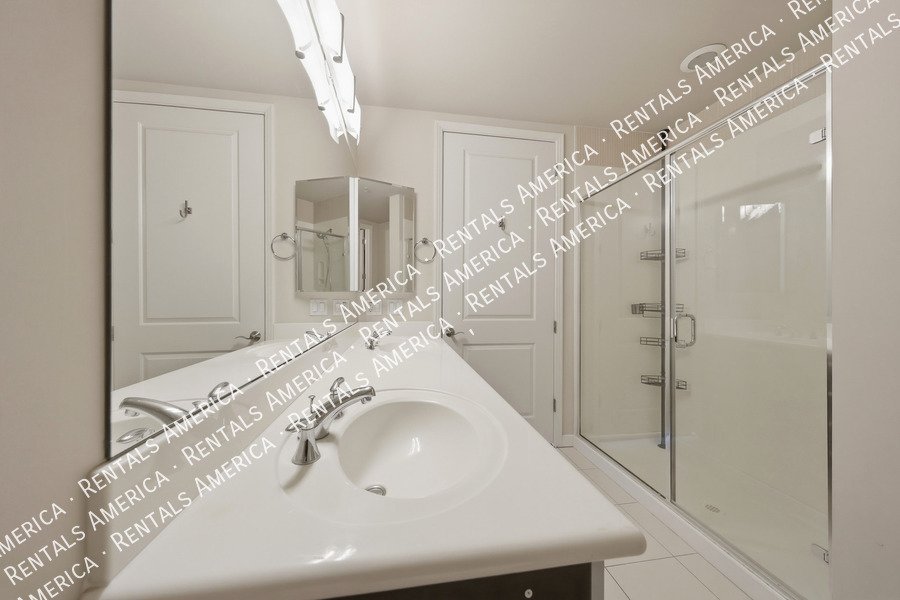 MOVE IN SPECIAL -Beautiful 1 Bedroom in the Heart of Downtown Phoenix! property image