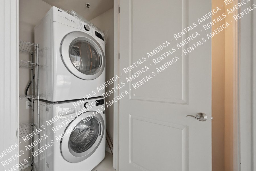 MOVE IN SPECIAL -Beautiful 1 Bedroom in the Heart of Downtown Phoenix! property image