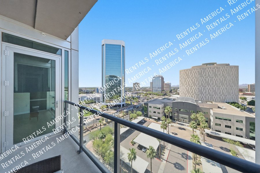 MOVE IN SPECIAL -Beautiful 1 Bedroom in the Heart of Downtown Phoenix! property image