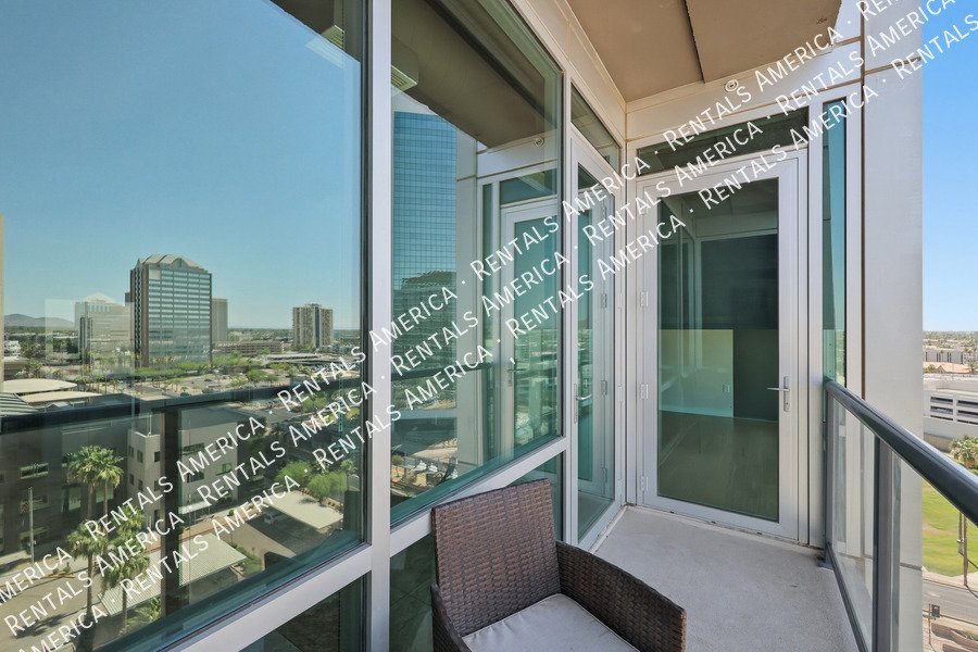 MOVE IN SPECIAL -Beautiful 1 Bedroom in the Heart of Downtown Phoenix! property image