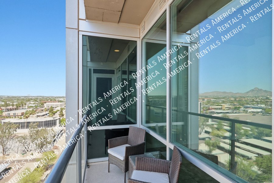 MOVE IN SPECIAL -Beautiful 1 Bedroom in the Heart of Downtown Phoenix! property image