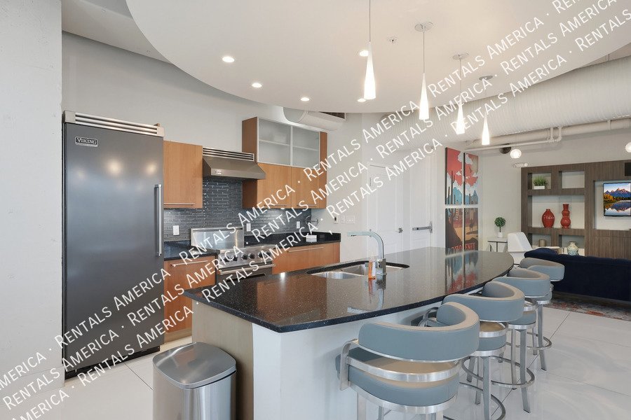 MOVE IN SPECIAL -Beautiful 1 Bedroom in the Heart of Downtown Phoenix! property image