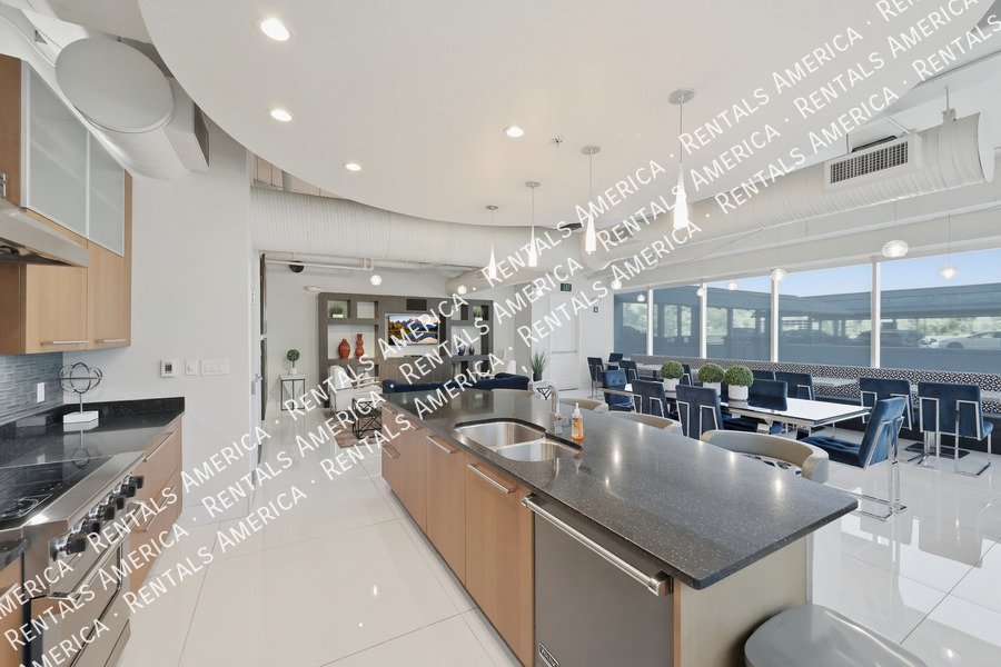MOVE IN SPECIAL -Beautiful 1 Bedroom in the Heart of Downtown Phoenix! property image