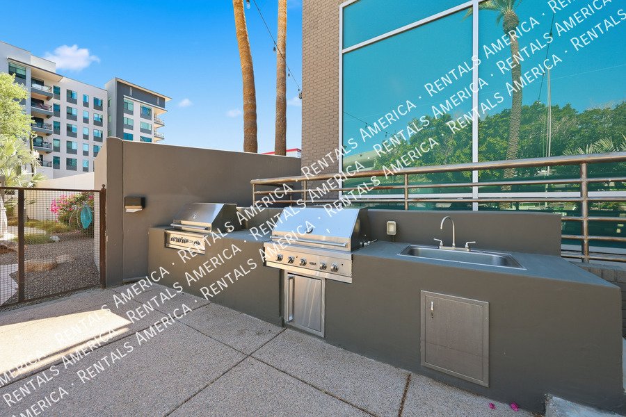 MOVE IN SPECIAL -Beautiful 1 Bedroom in the Heart of Downtown Phoenix! property image