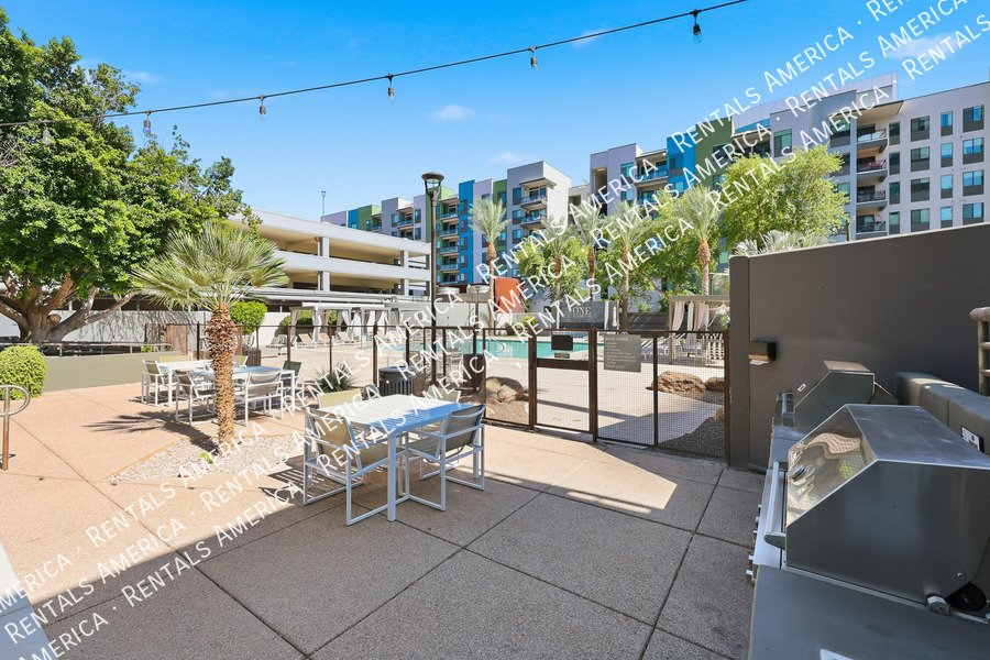 MOVE IN SPECIAL -Beautiful 1 Bedroom in the Heart of Downtown Phoenix! property image