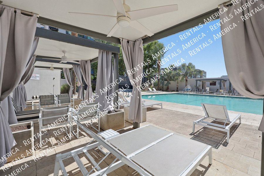 MOVE IN SPECIAL -Beautiful 1 Bedroom in the Heart of Downtown Phoenix! property image