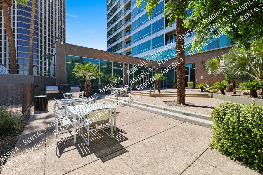 MOVE IN SPECIAL -Beautiful 1 Bedroom in the Heart of Downtown Phoenix! property image