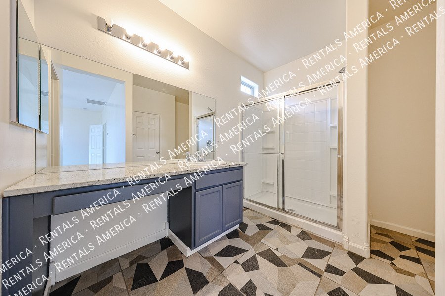 Amazing 3 Bedroom 2 Bath Single Level Home in Peoria property image