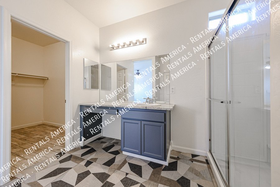 Amazing 3 Bedroom 2 Bath Single Level Home in Peoria property image
