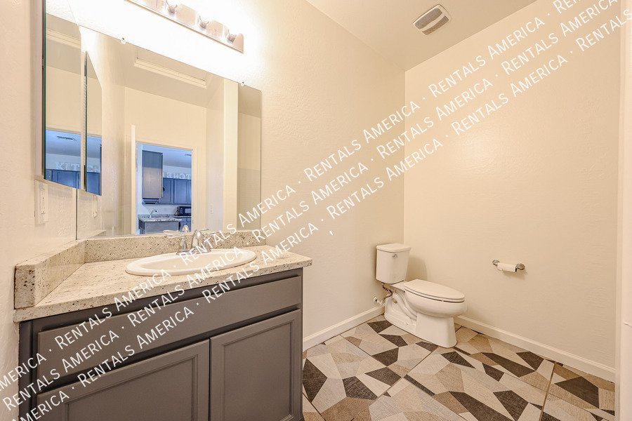 Amazing 3 Bedroom 2 Bath Single Level Home in Peoria property image
