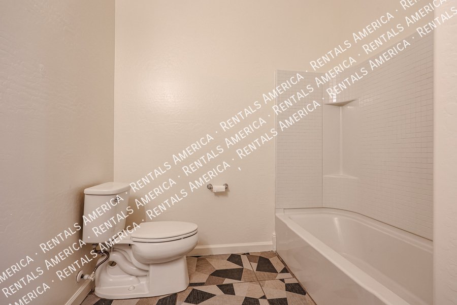 Amazing 3 Bedroom 2 Bath Single Level Home in Peoria property image