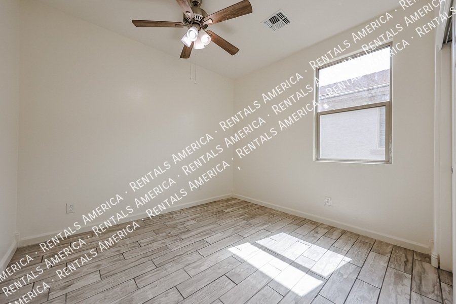 Amazing 3 Bedroom 2 Bath Single Level Home in Peoria property image