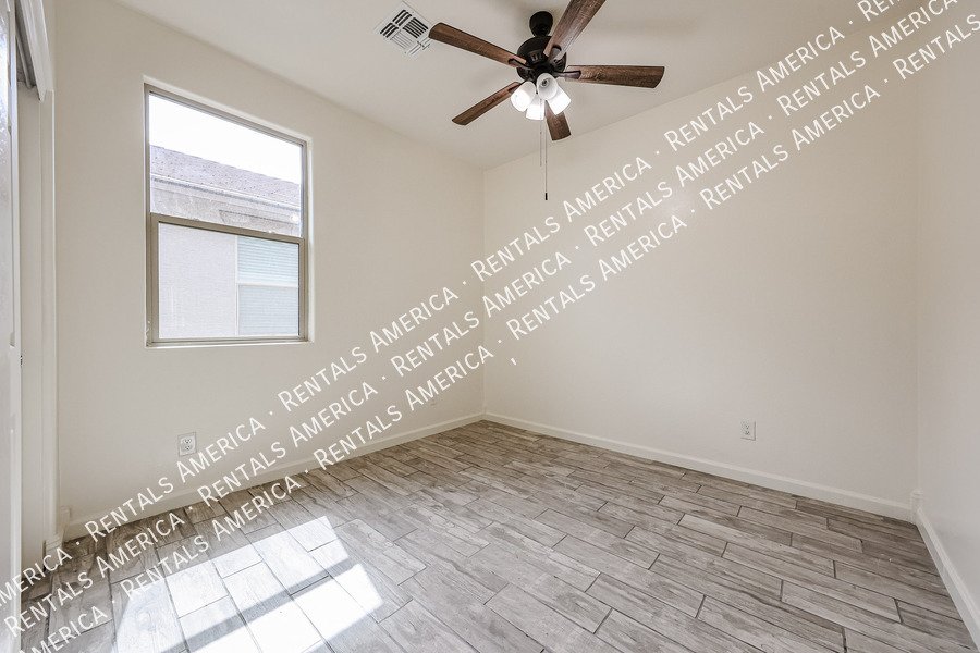 Amazing 3 Bedroom 2 Bath Single Level Home in Peoria property image