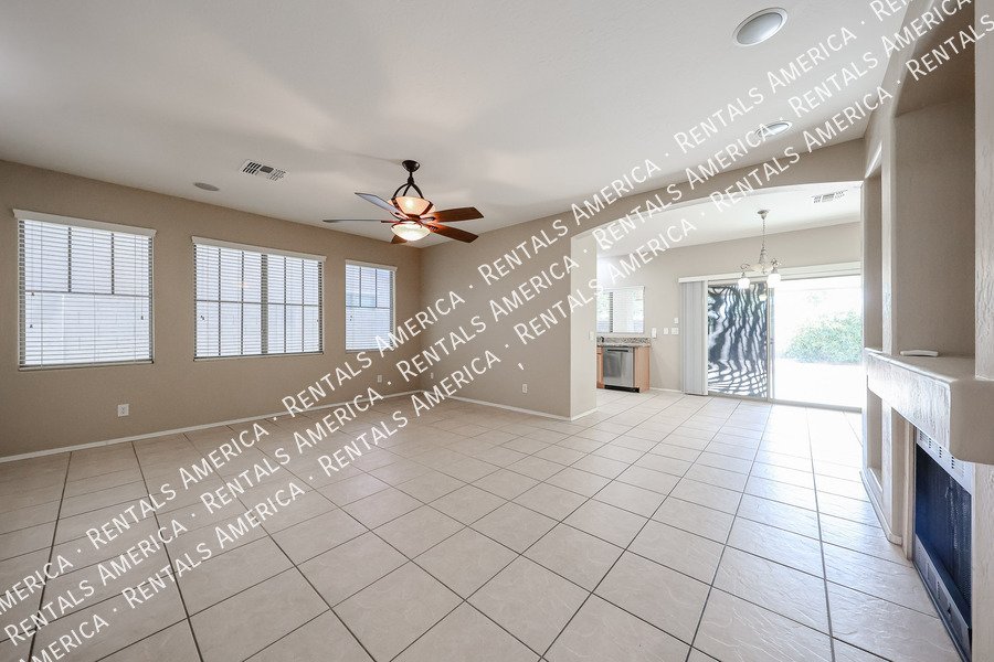 MOVE IN SPECIAL!!!!!Beautiful 3 Bedroom in Glendale! property image