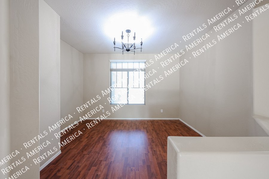 MOVE IN SPECIAL!!!!!Beautiful 3 Bedroom in Glendale! property image