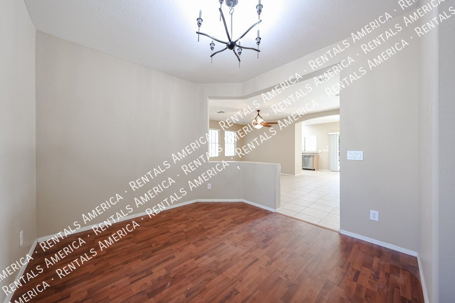 MOVE IN SPECIAL!!!!!Beautiful 3 Bedroom in Glendale! property image