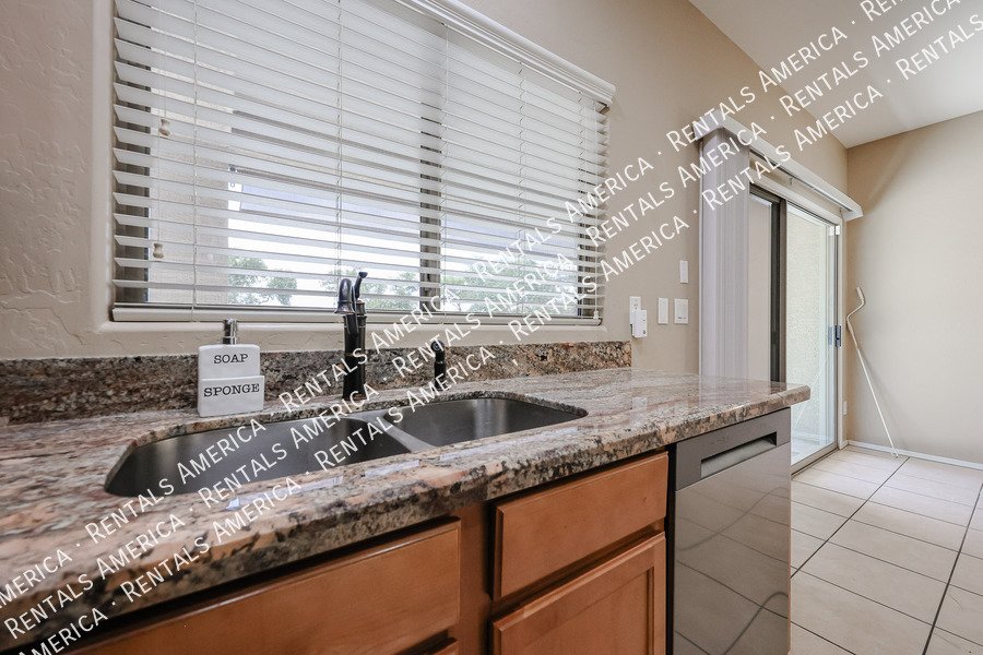 MOVE IN SPECIAL!!!!!Beautiful 3 Bedroom in Glendale! property image