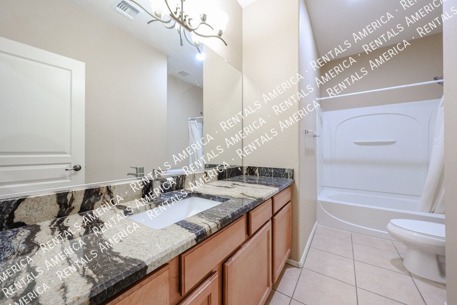MOVE IN SPECIAL!!!!!Beautiful 3 Bedroom in Glendale! property image