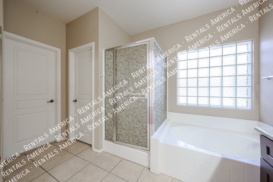 MOVE IN SPECIAL!!!!!Beautiful 3 Bedroom in Glendale! property image