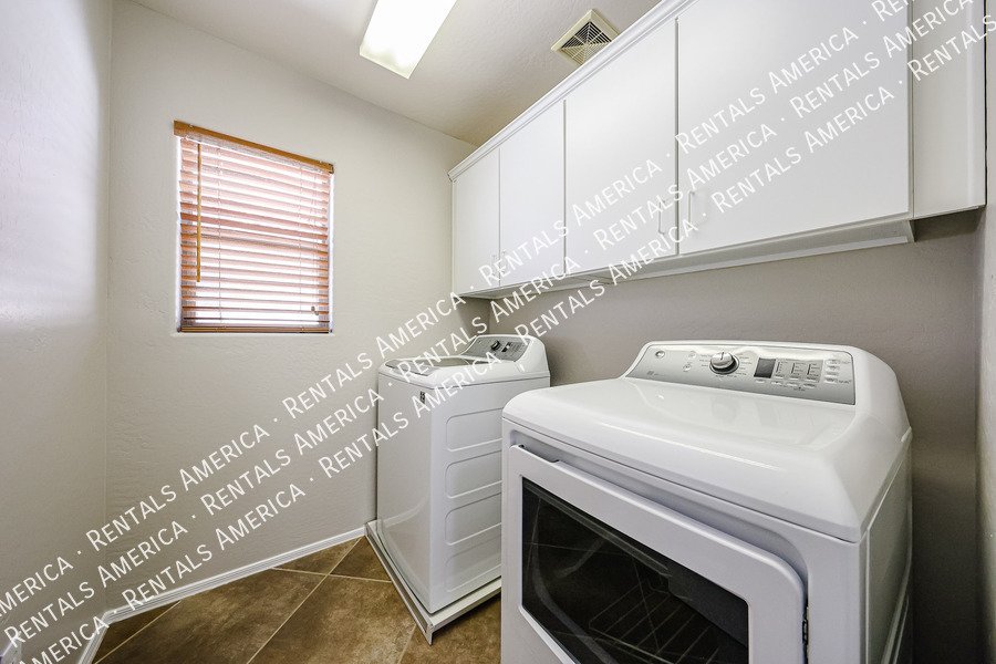 Beautiful 4-Bedroom Home with Mountain Views in Anthem property image
