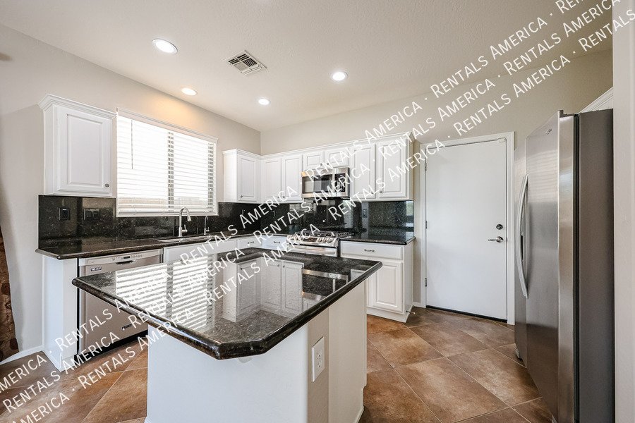 Beautiful 4-Bedroom Home with Mountain Views in Anthem property image