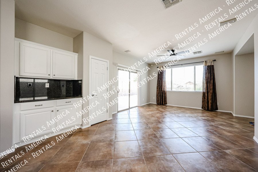 Beautiful 4-Bedroom Home with Mountain Views in Anthem property image