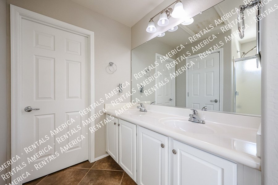 Beautiful 4-Bedroom Home with Mountain Views in Anthem property image